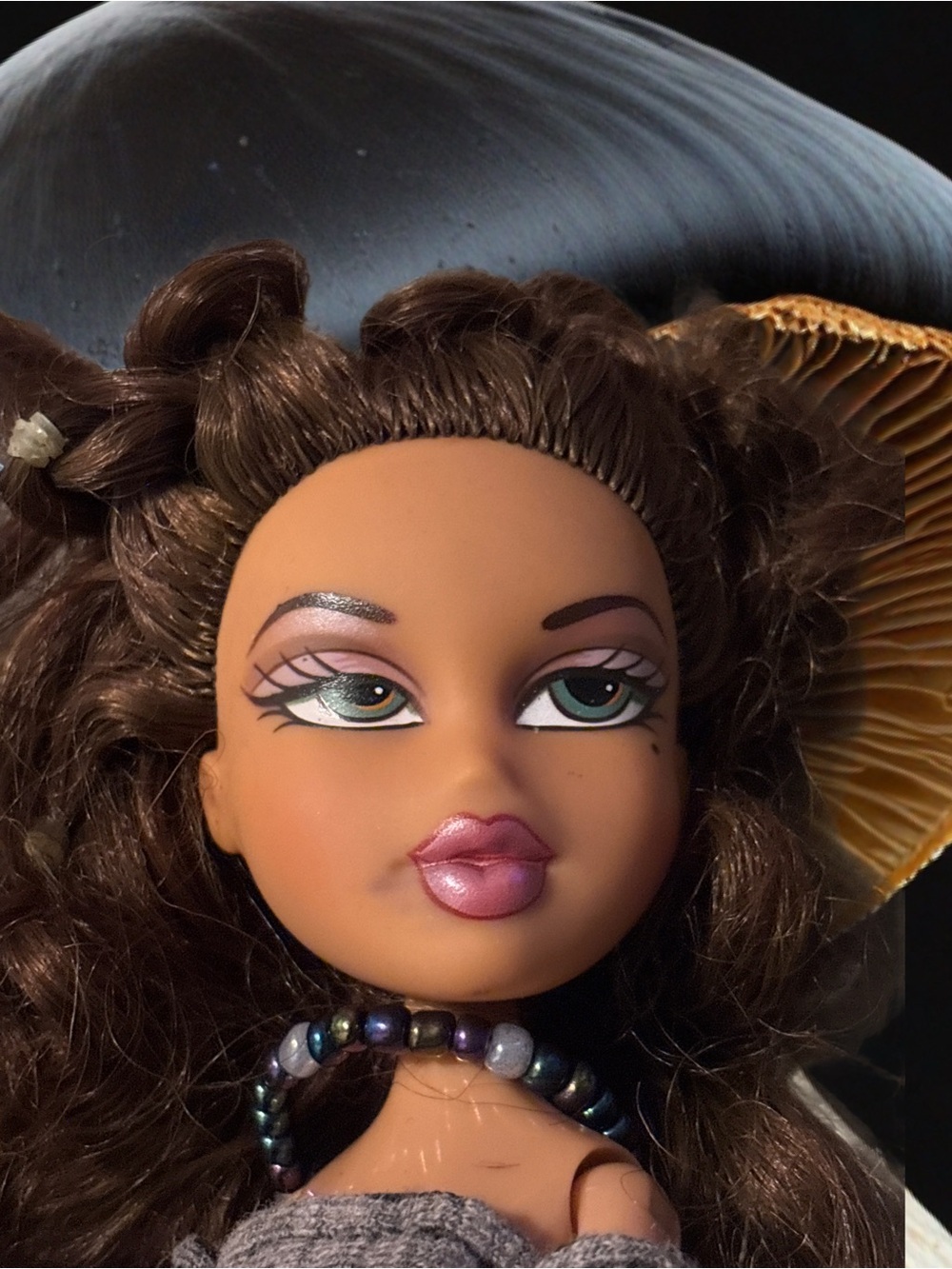 Bratz Stylish Sasha with wavy hair - redress - Picture 5 of 12